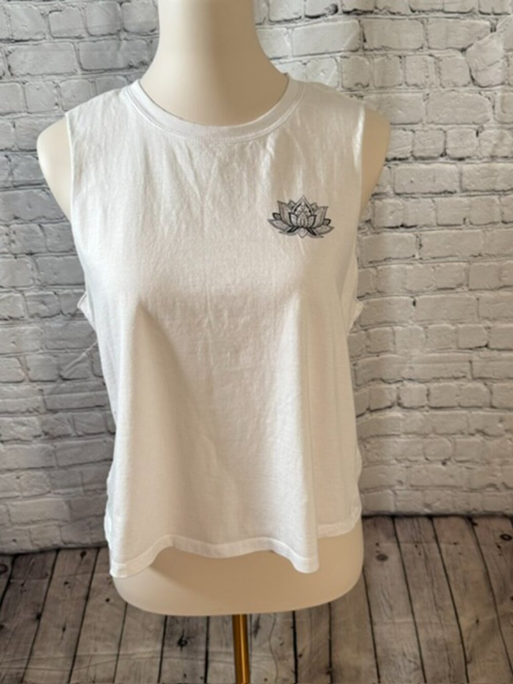 Miken Flow Lotus Flower Muscle Tank Top White Positive Life Size L
